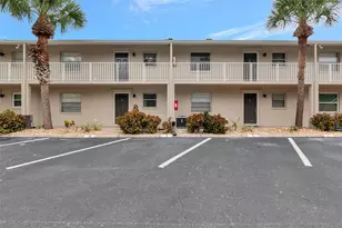 966 La Costa Cir, Sarasota, FL 34237 - Photo 2