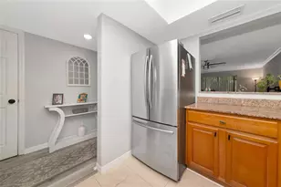 966 La Costa Cir, Sarasota, FL 34237 - Photo 6