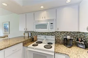 600 Manatee Ave, Holmes Beach, FL 34217 - Photo 16