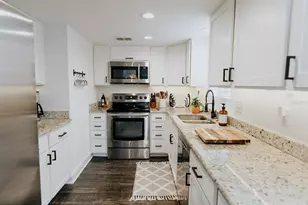 2472 Temple St, Sarasota, FL 34239 - Photo 12