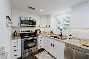 2472 Temple St, Sarasota, FL 34239 - Photo 8