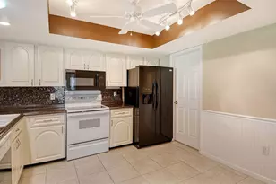 5609 Evergreen Dr, Sarasota, FL 34233 - Photo 20