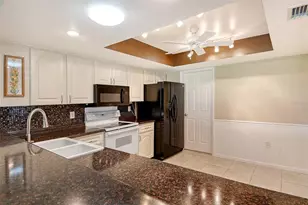 5609 Evergreen Dr, Sarasota, FL 34233 - Photo 18