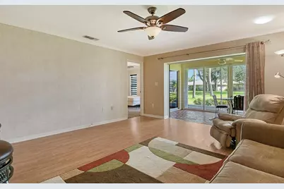 5609 Evergreen Drive #28, Sarasota, FL 34233 - Photo 8