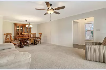 5609 Evergreen Drive #28, Sarasota, FL 34233 - Photo 4