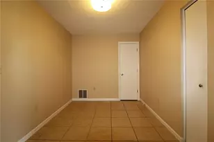 5509 Fountain Lake Cir, Bradenton, FL 34207 - Photo 8