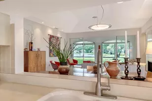 3933 Chatsworth Greene, Sarasota, FL 34235 - Photo 8