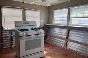 10315 Cortez Rd W, Bradenton, FL 34210 - Photo 8