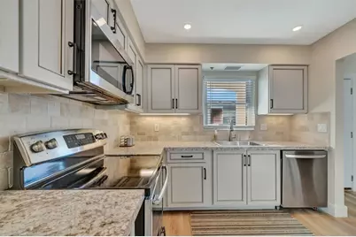 9718 Hernando Court, Bradenton, FL 34210 - Photo 4