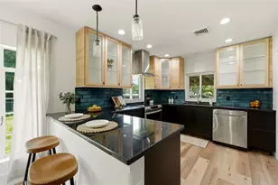418 Edwards Dr, Sarasota, FL 34243 - Photo 20