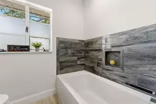 418 Edwards Dr, Sarasota, FL 34243 - Photo 26
