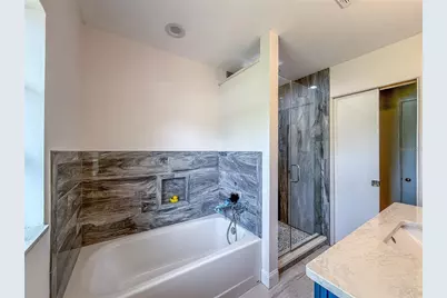 418 Edwards Drive, Sarasota, FL 34243 - Photo 16