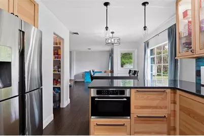 418 Edwards Drive, Sarasota, FL 34243 - Photo 10