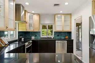 418 Edwards Dr, Sarasota, FL 34243 - Photo 18