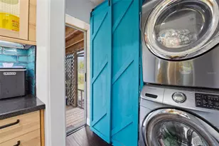 418 Edwards Dr, Sarasota, FL 34243 - Photo 12