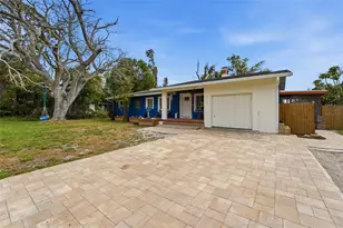 418 Edwards Dr, Sarasota, FL 34243 - Photo 2