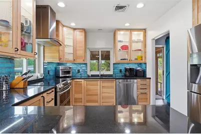 418 Edwards Drive, Sarasota, FL 34243 - Photo 6