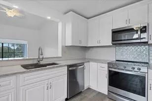 5565 Ashton Lake Dr, Sarasota, FL 34231 - Photo 12