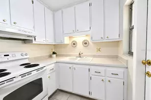 390 301 Blvd W, Bradenton, FL 34205 - Photo 8