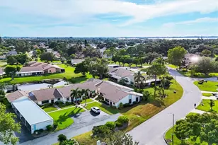 6425 Heritage Ln, Bradenton, FL 34209 - Photo 12