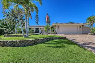 407 Bellini Cir, Nokomis, FL 34275 - Photo 2