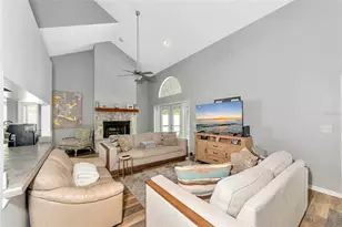 6145 Bonaventure Ct, Sarasota, FL 34243 - Photo 8