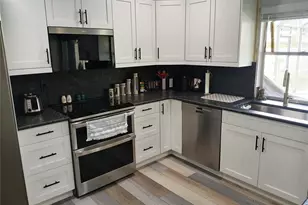 4131 Center Gate Blvd, Sarasota, FL 34233 - Photo 4