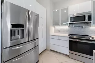 7349 Regina Royale, Sarasota, FL 34238 - Photo 18