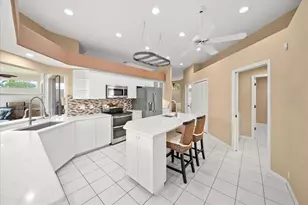 4321 Presidential Ave Cir E, Bradenton, FL 34203 - Photo 8