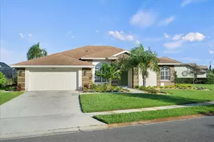 4321 Presidential Ave Cir E, Bradenton, FL 34203 - Photo 2