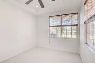 5630 Cortina Ln, Palmetto, FL 34221 - Photo 8