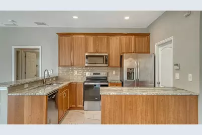 4010 Green Tree Avenue, Sarasota, FL 34233 - Photo 10