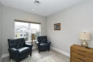 5560 Cannes Cir, Sarasota, FL 34231 - Photo 38