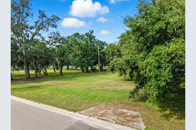 1216 6th Street E, Bradenton, FL 34208 - Photo 2