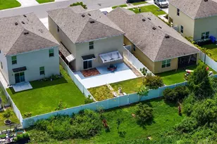 5206 Willow Breeze Wy, Palmetto, FL 34221 - Photo 2