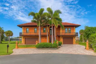 135 Tina Island Dr, Osprey, FL 34229 - Photo 2