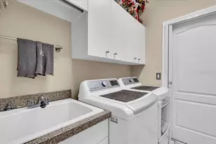 235 Auburn Woods Cir, Venice, FL 34292 - Photo 38