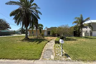 63 Palm Blvd, Dunedin, FL 34698 - Photo 1