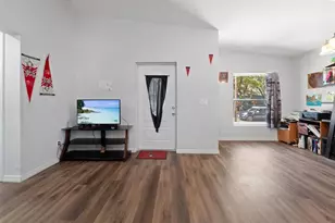 1650 14th St S, Saint Petersburg, FL 33705 - Photo 4