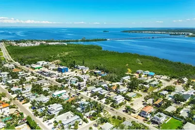 2913 Gulf Drive, Holmes Beach, FL 34217 - Photo 6