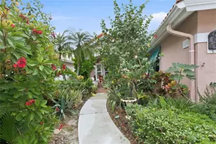 8009 Bobcat Cir, Sarasota, FL 34238 - Photo 4