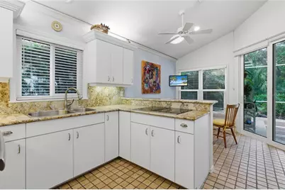 8009 Bobcat Circle, Sarasota, FL 34238 - Photo 12