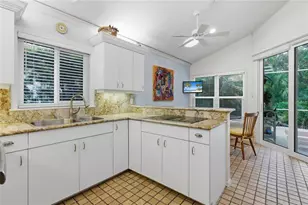 8009 Bobcat Cir, Sarasota, FL 34238 - Photo 12