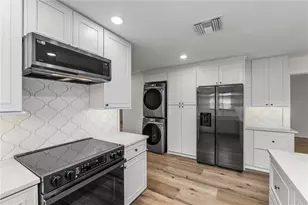 3819 Shore Acres Blvd NE, Saint Petersburg, FL 33703 - Photo 2