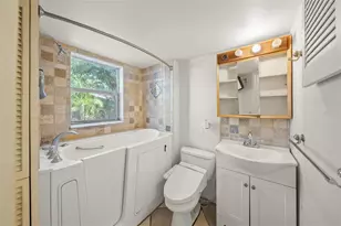 2830 Bay Shore Cir, Sarasota, FL 34234 - Photo 54