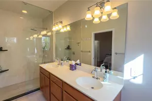 3756 82nd Ave Cir E, Sarasota, FL 34243 - Photo 18