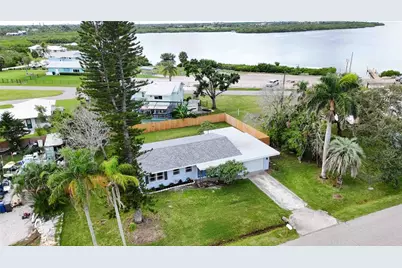 723 45th Street Court W, Palmetto, FL 34221 - Photo 4