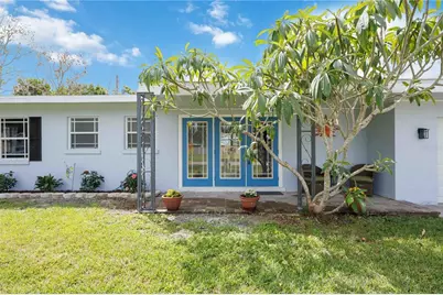 723 45th Street Court W, Palmetto, FL 34221 - Photo 2