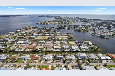 624 Dundee Lane, Holmes Beach, FL 34217 - Photo 62