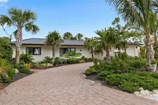624 Dundee Ln, Holmes Beach, FL 34217 - Photo 1
